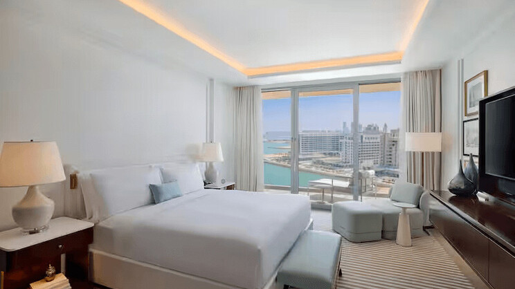 King Deluxe One Bedroom Suite 